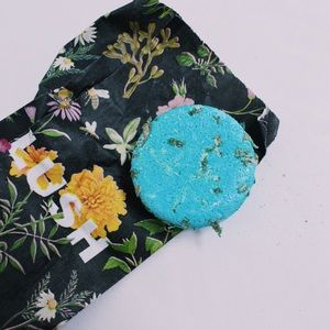 Lush Seanik Shampoo Bar